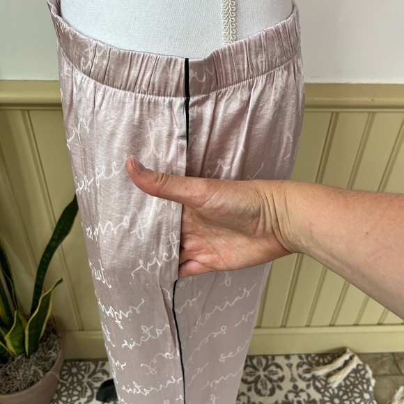 Victoria’s Secret Pink Satin Lounge Pants M Y2K Logo PJ Wide Leg Cozycore Hygge - Picture 5 of 14